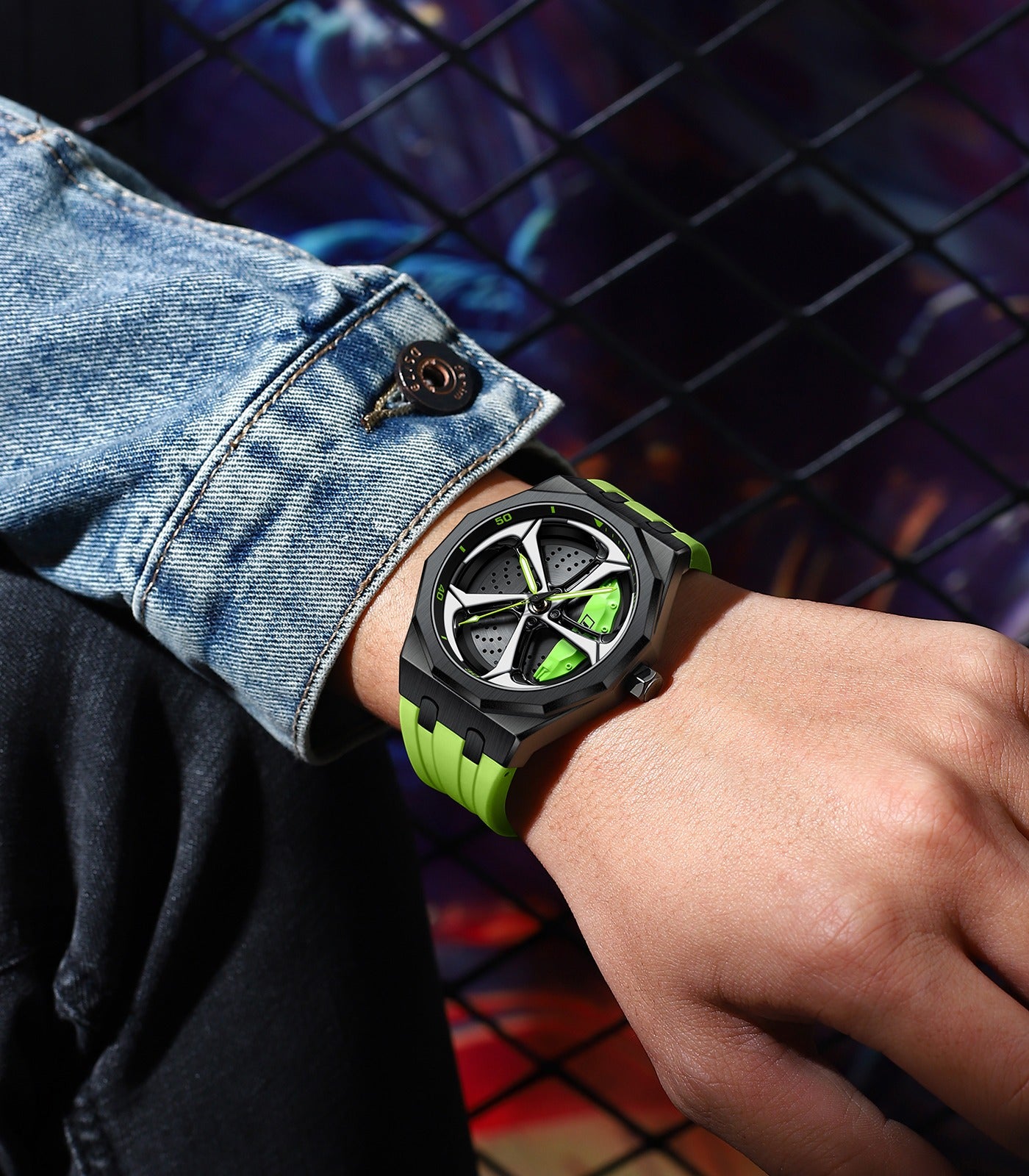 AUDI RS Q8 - SPINNING WATCH