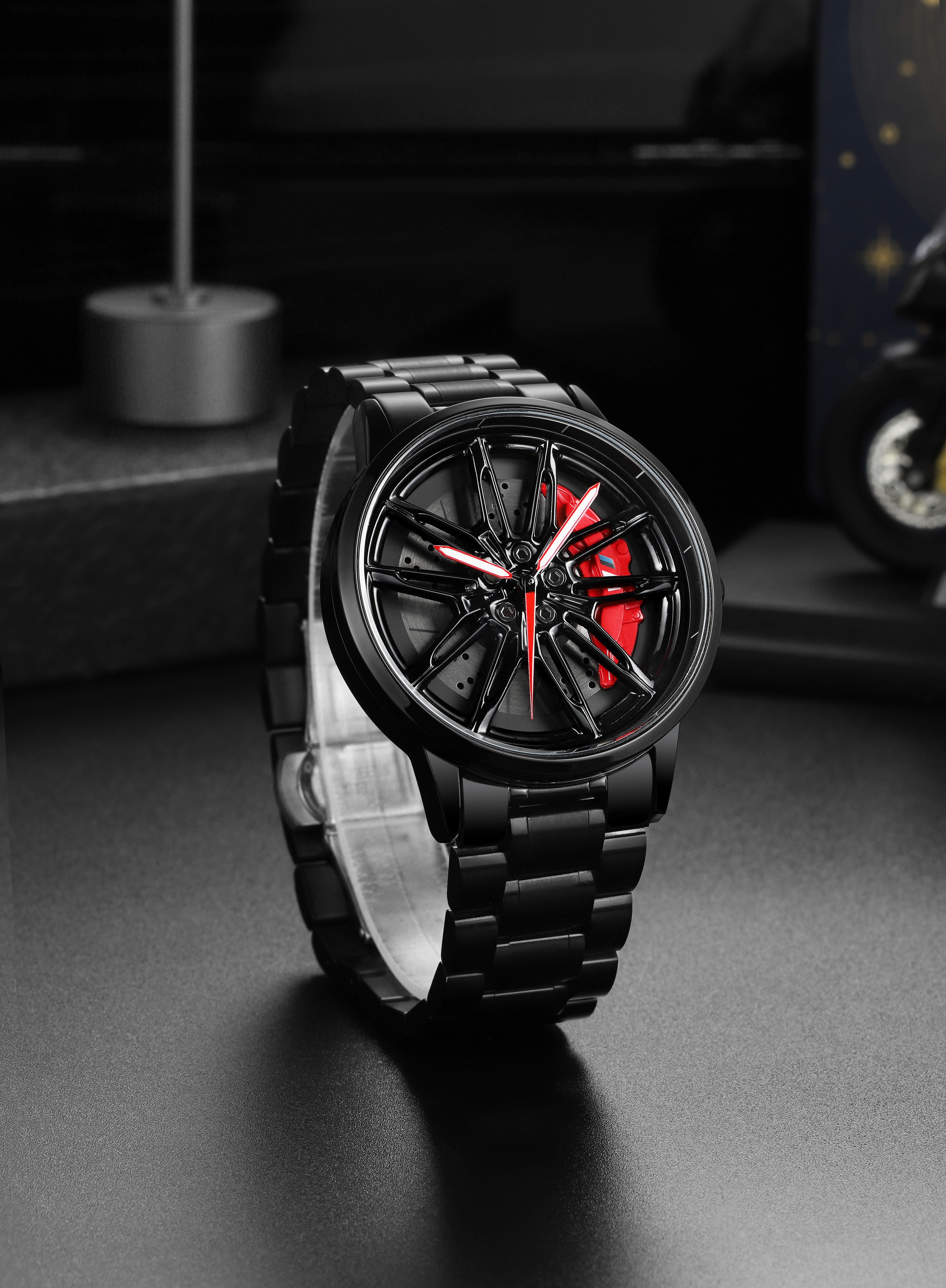 BMW M4 - SPINNING WATCH