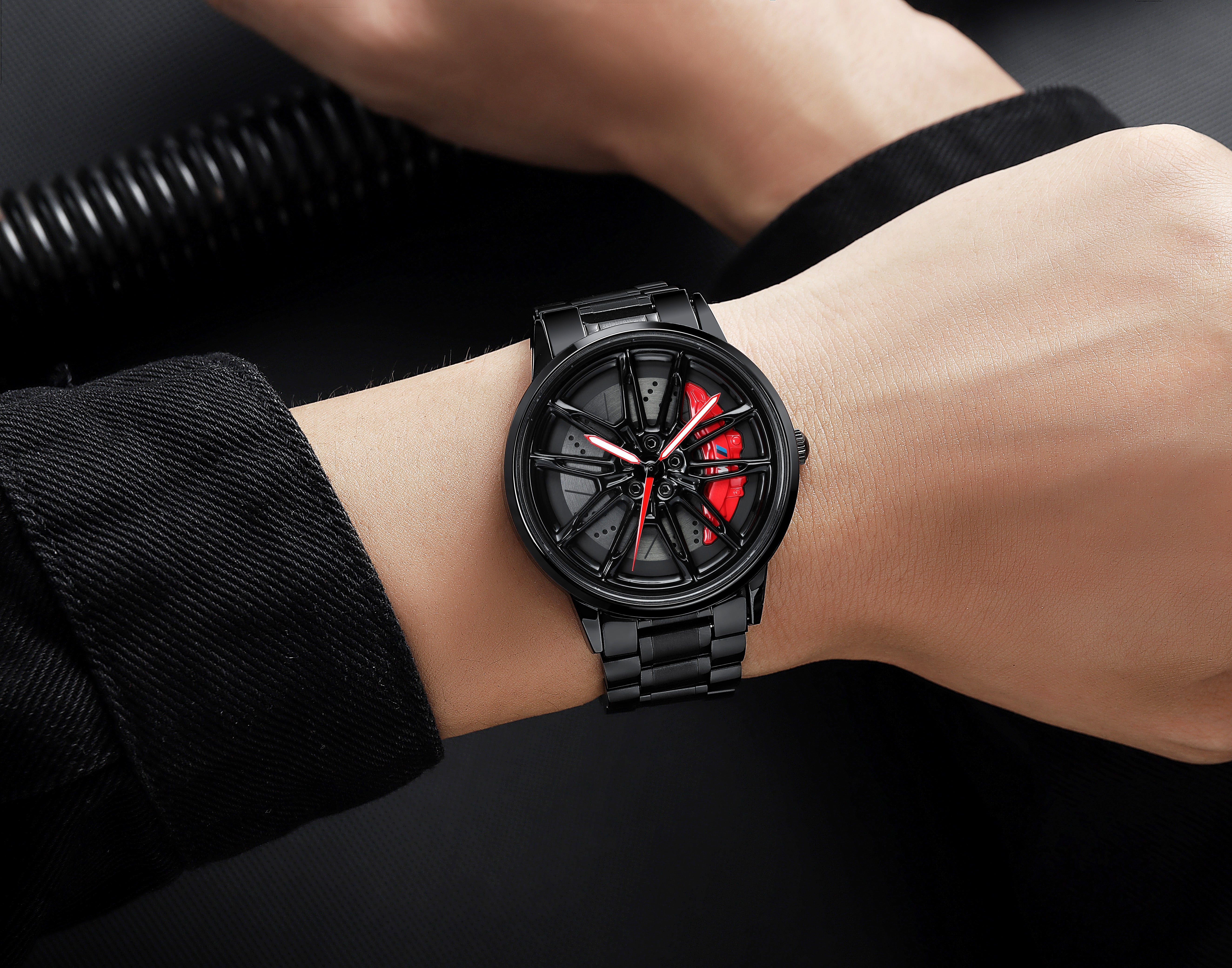 BMW M4 - SPINNING WATCH