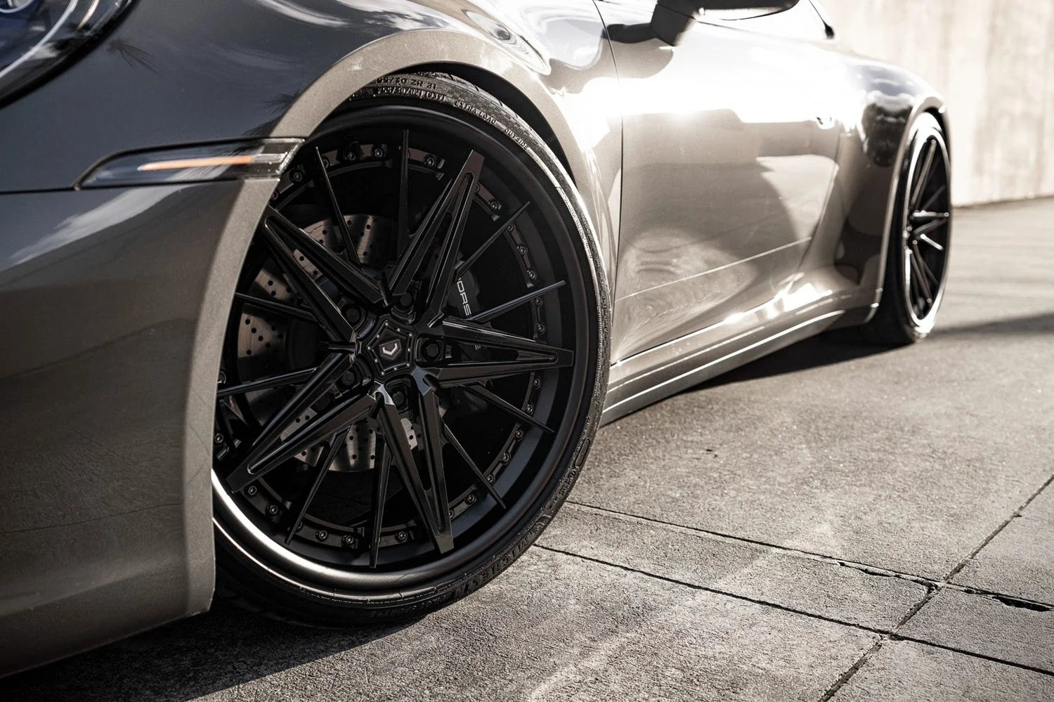 Vossen Forged M-X Series M-X6 Three-Piece Wheels fitted Porsche 911