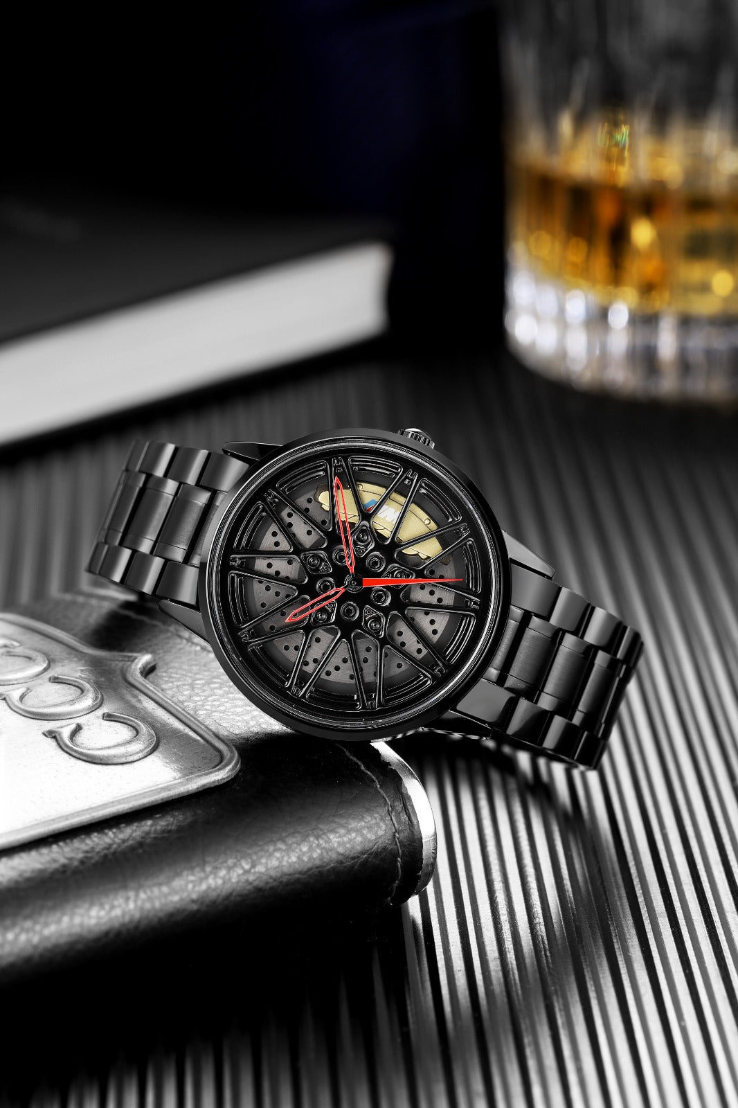 BMW M6 - SPINNING WATCH