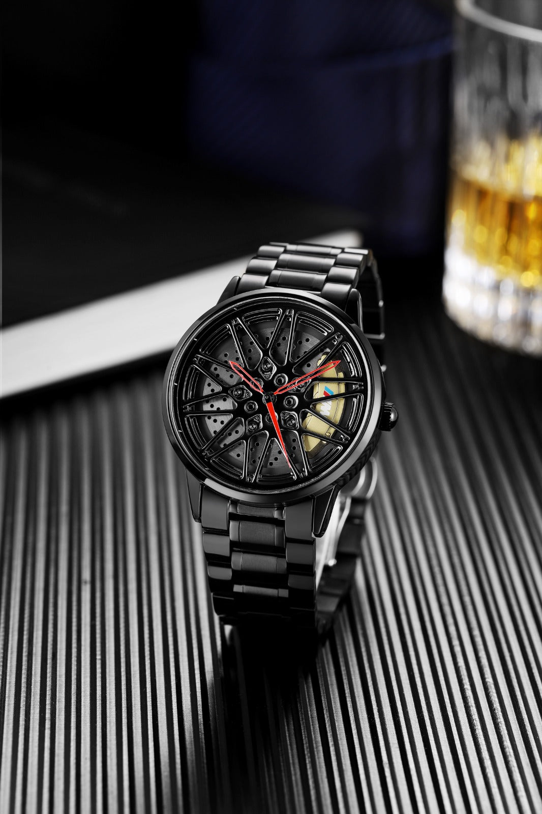 BMW M6 - SPINNING WATCH