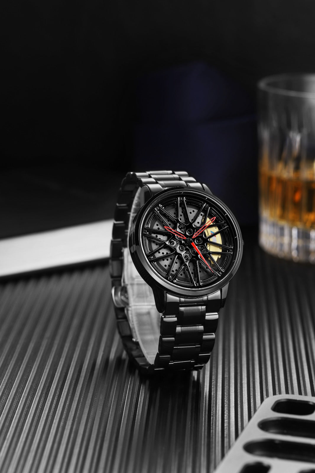 BMW M6 - SPINNING WATCH